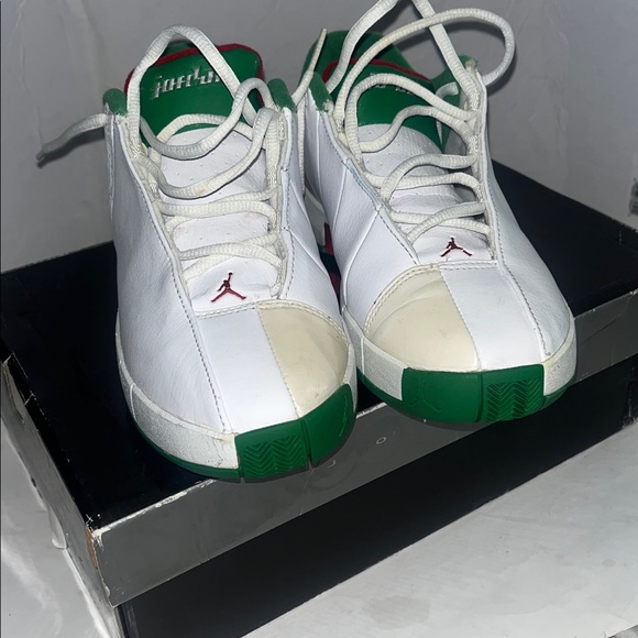 Jordan White and Green Sneakers with Red Accents - Picture 5 of 13